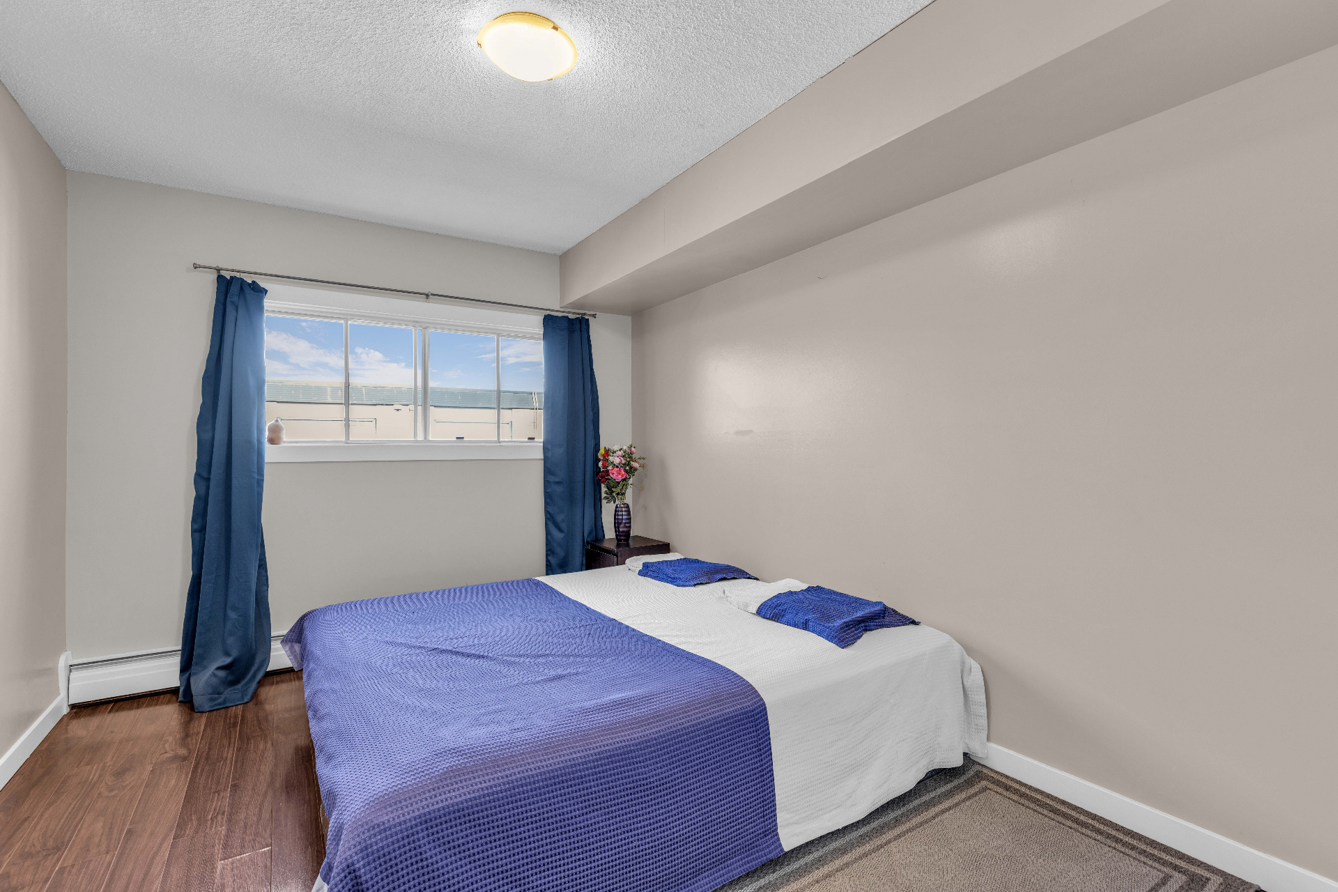 萨大10分钟｜顶楼一房翻新公寓火热出售！—— 林与唐地产 - 7